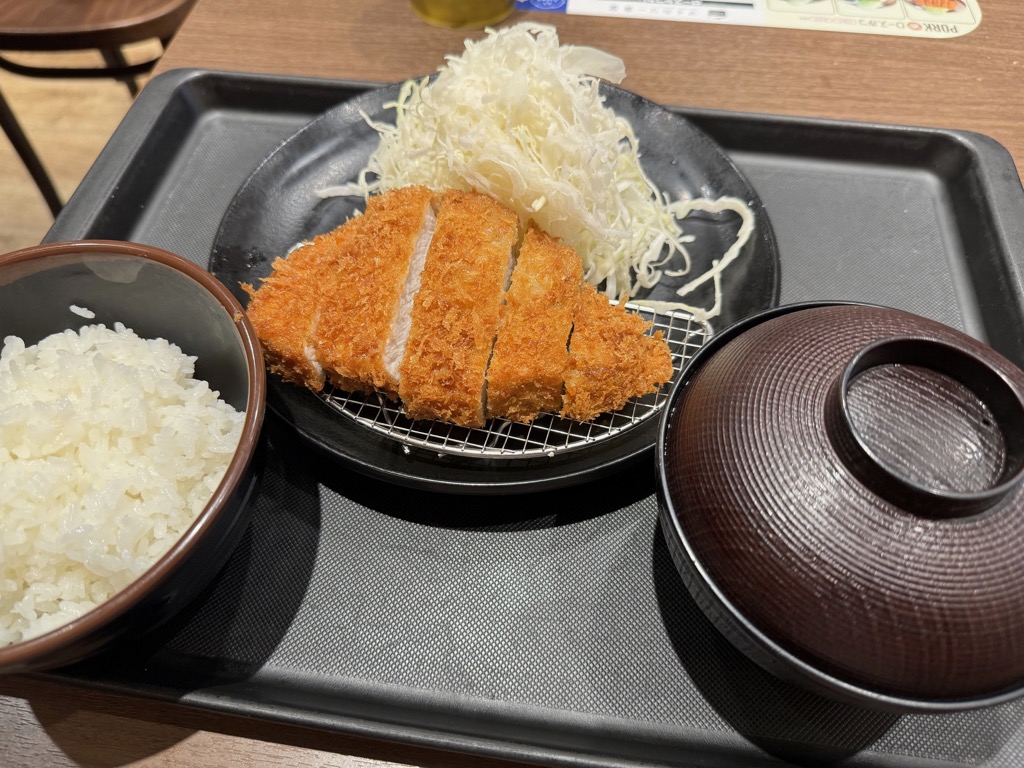 ロースカツ定食