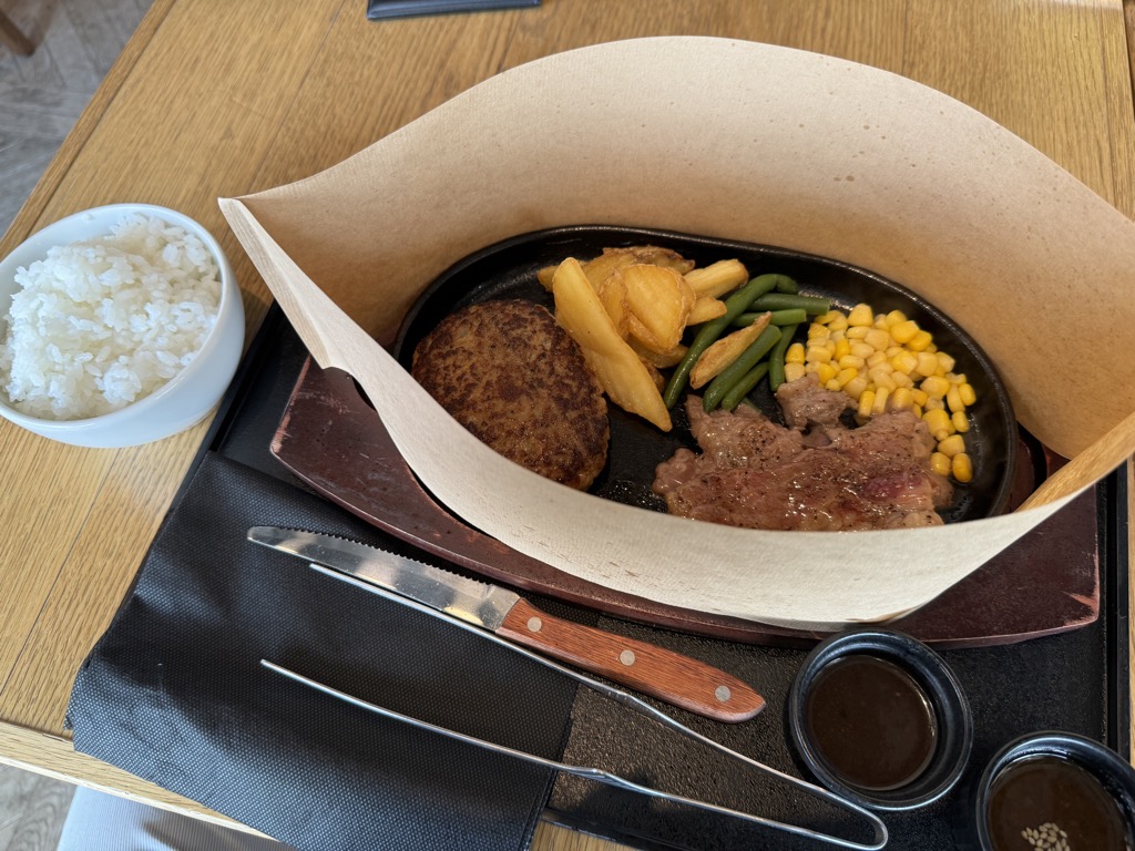 ステーキとハンバーグ